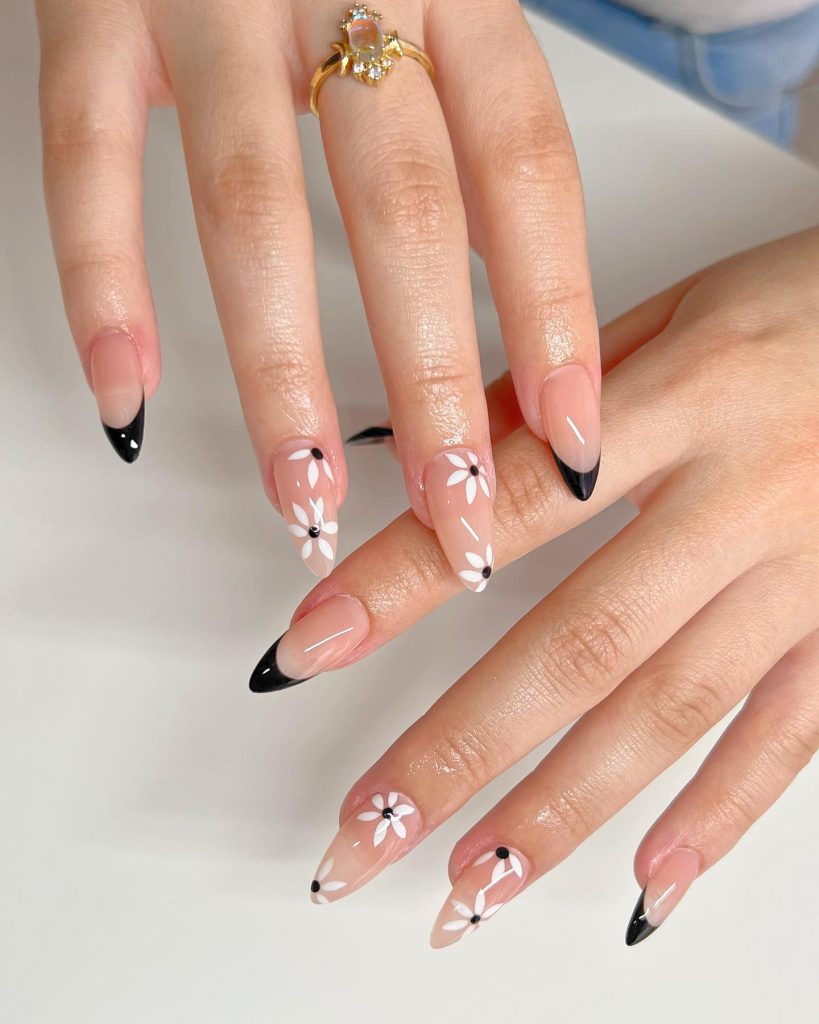 balck french tip design