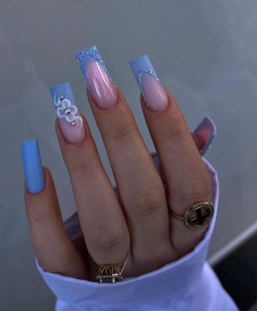 blue acrylic nails