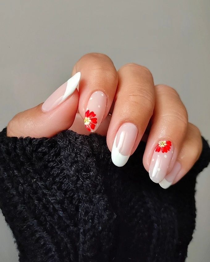 Red flower Nails