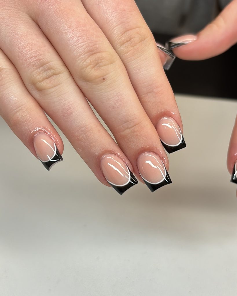shortacrylic black nails