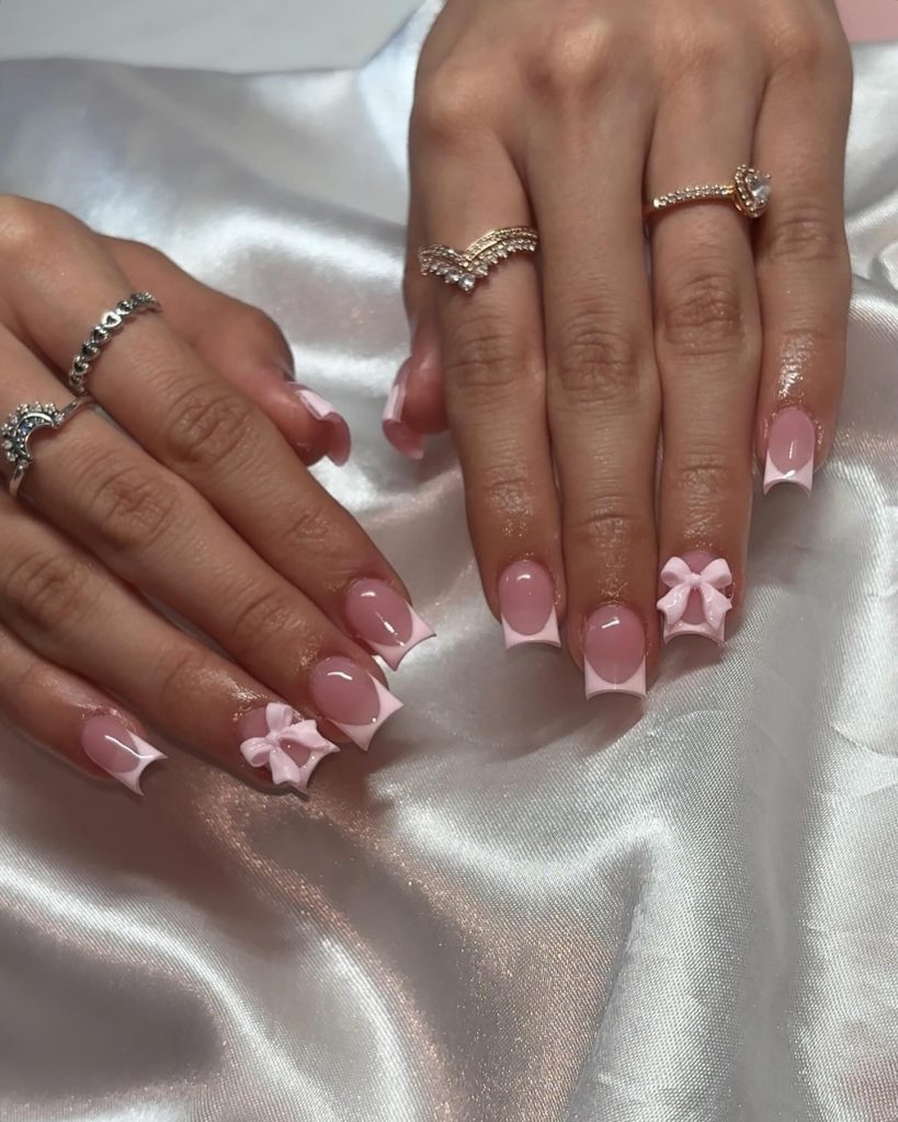 shortacrylic bow nails