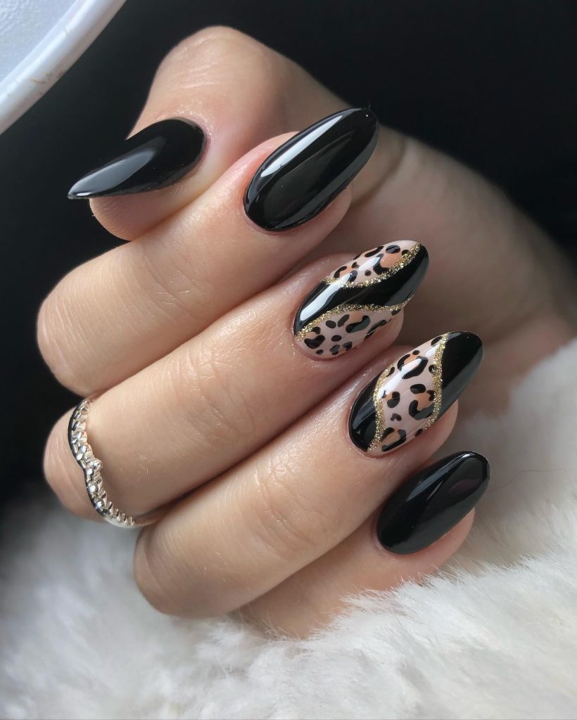 black almond acrylic nails