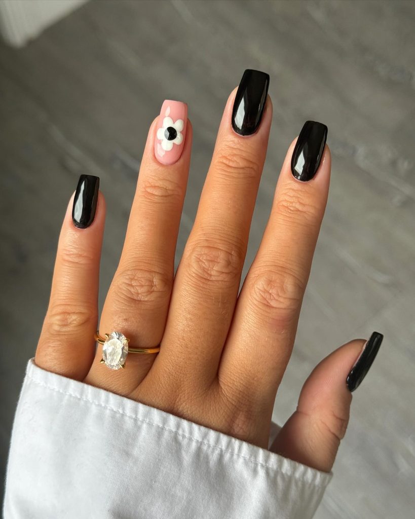 black cute nails