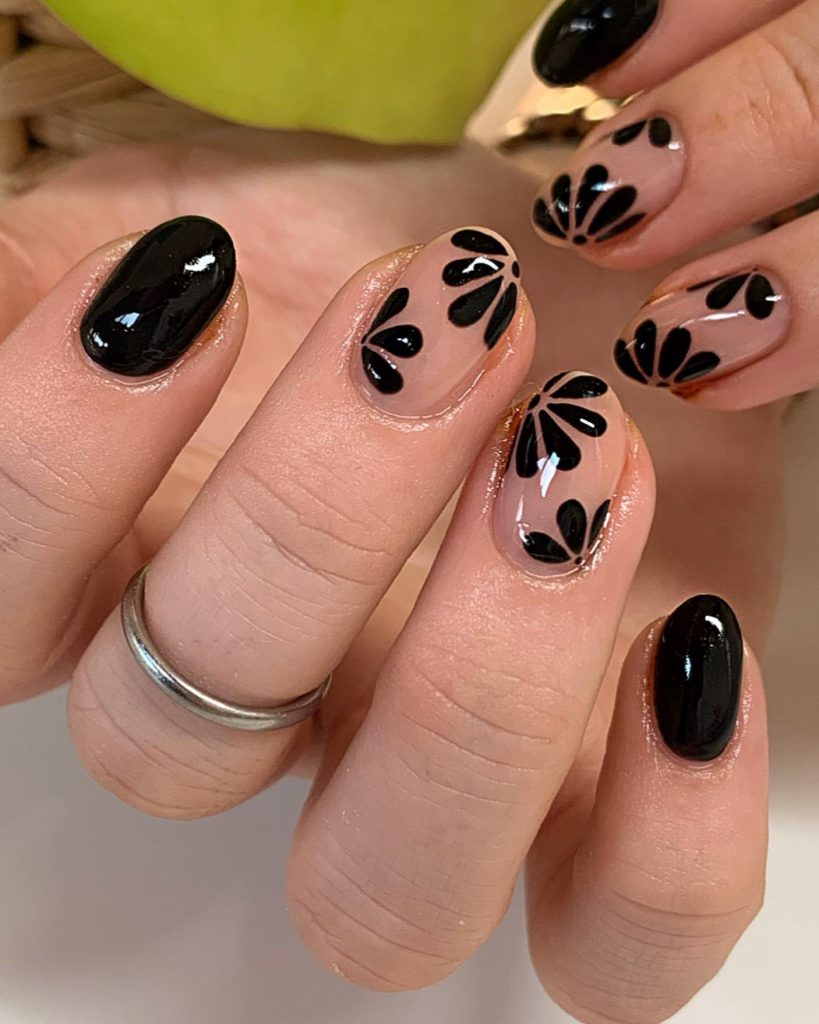 black printed nails