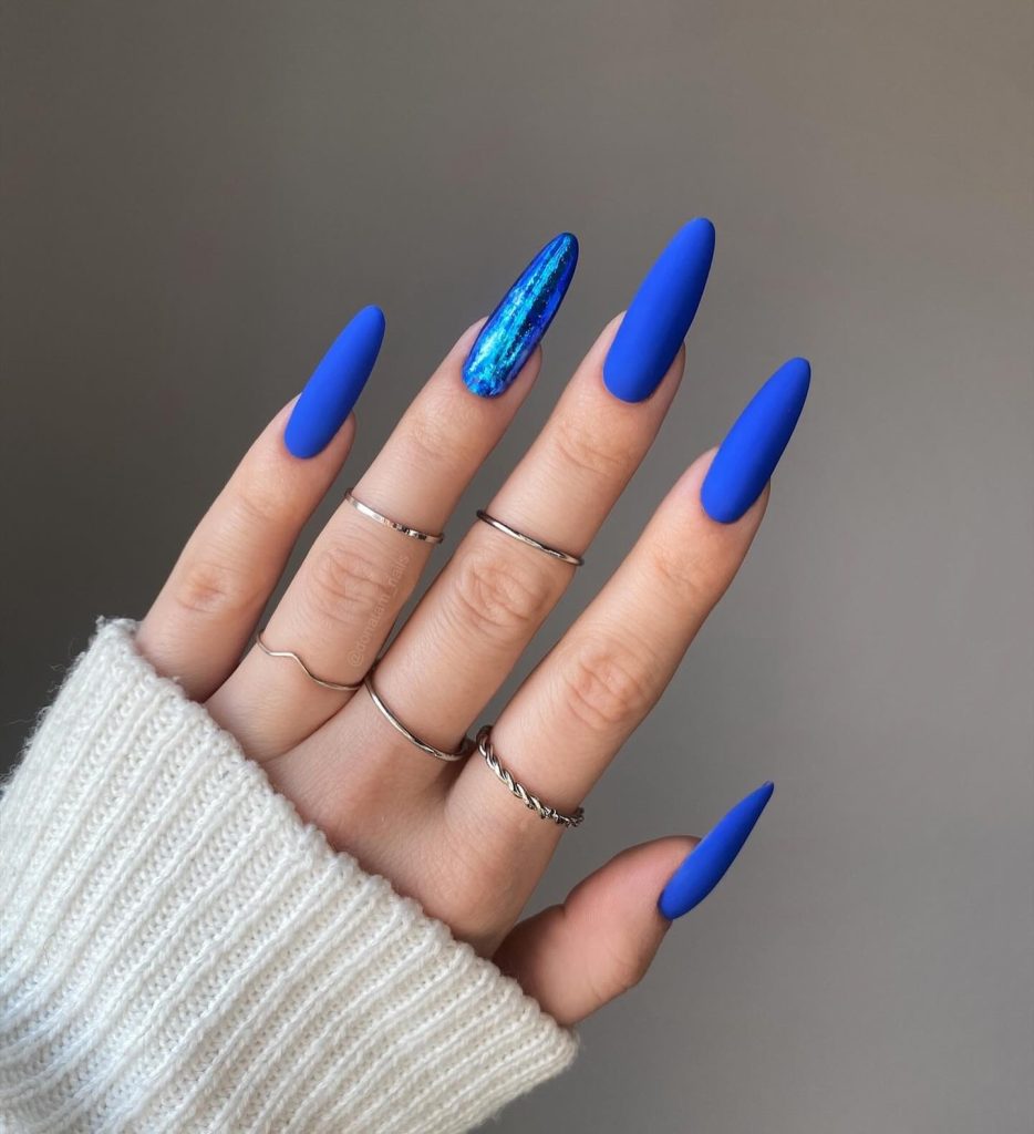 blue matte nails