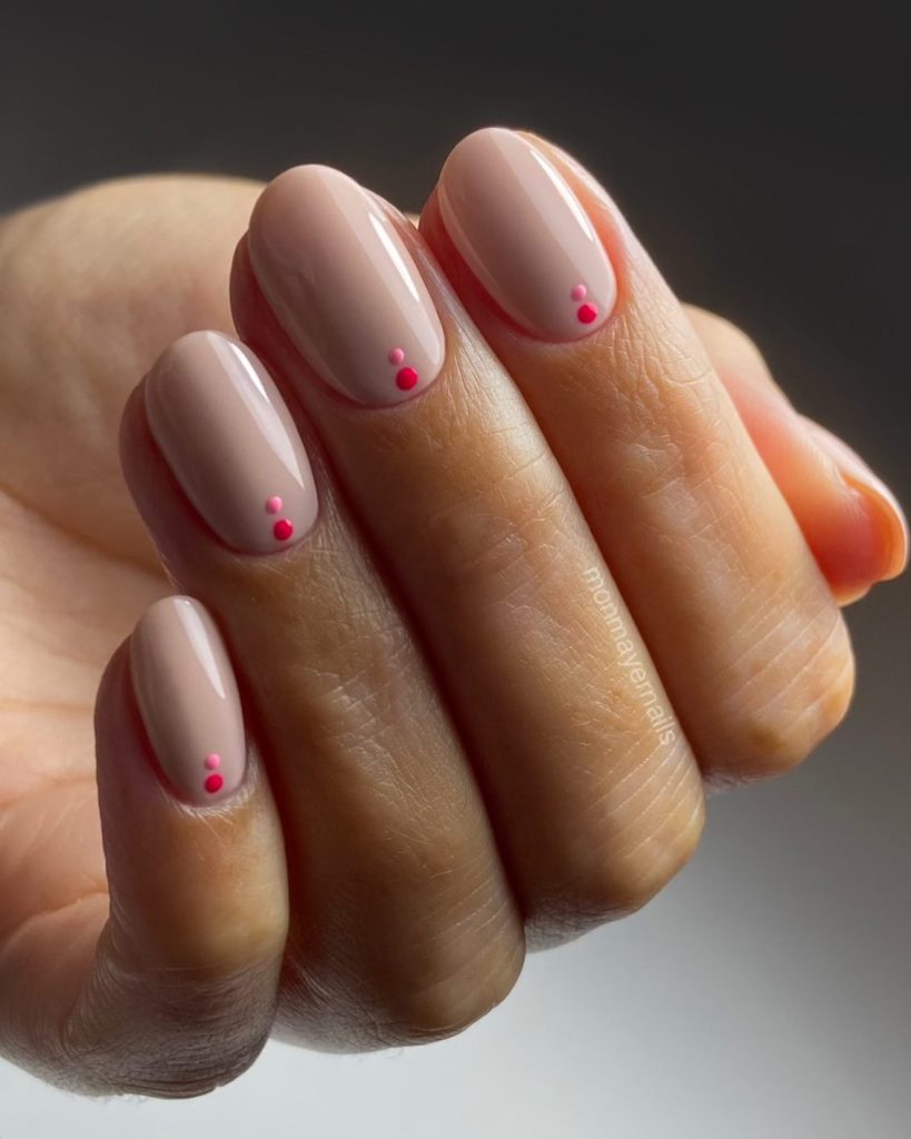 dotted-natural nails