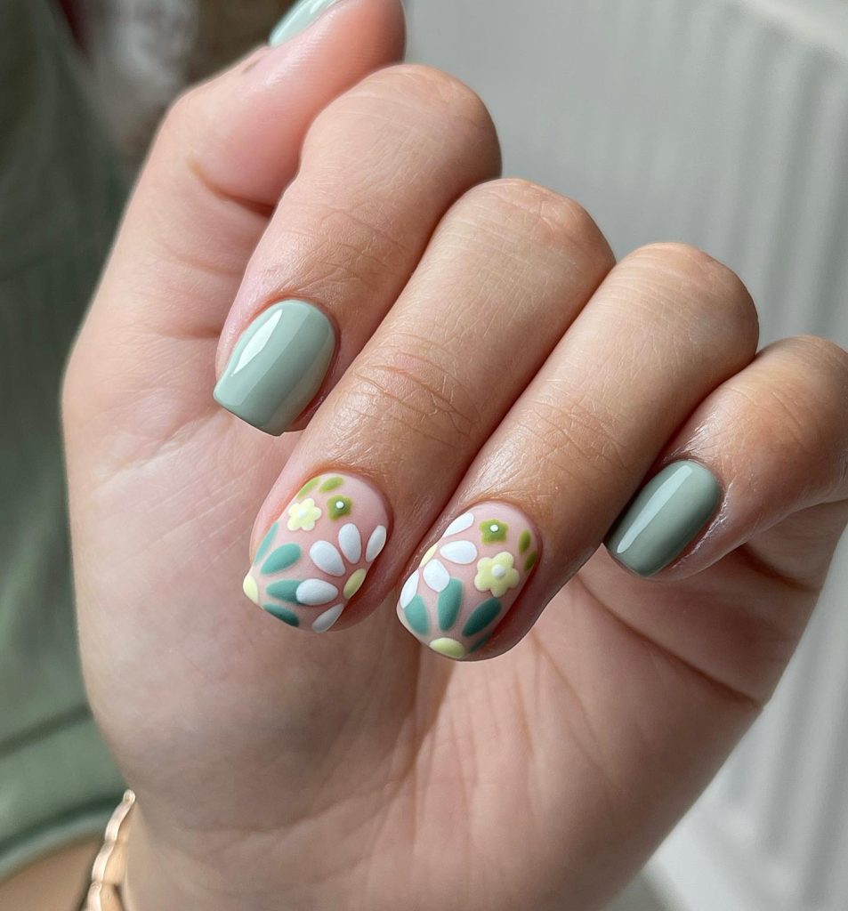 floral minimalist nail