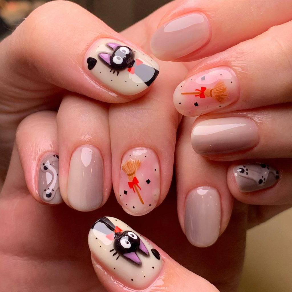 funky minimalist nails