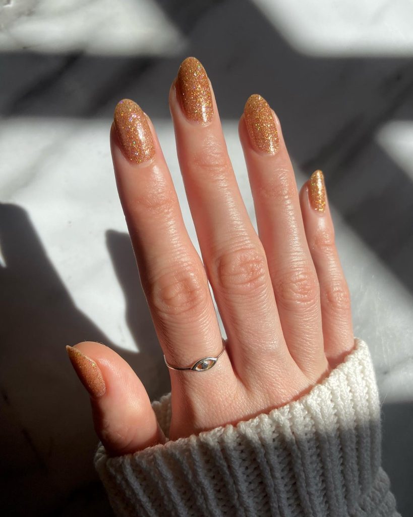 gold glitter nails