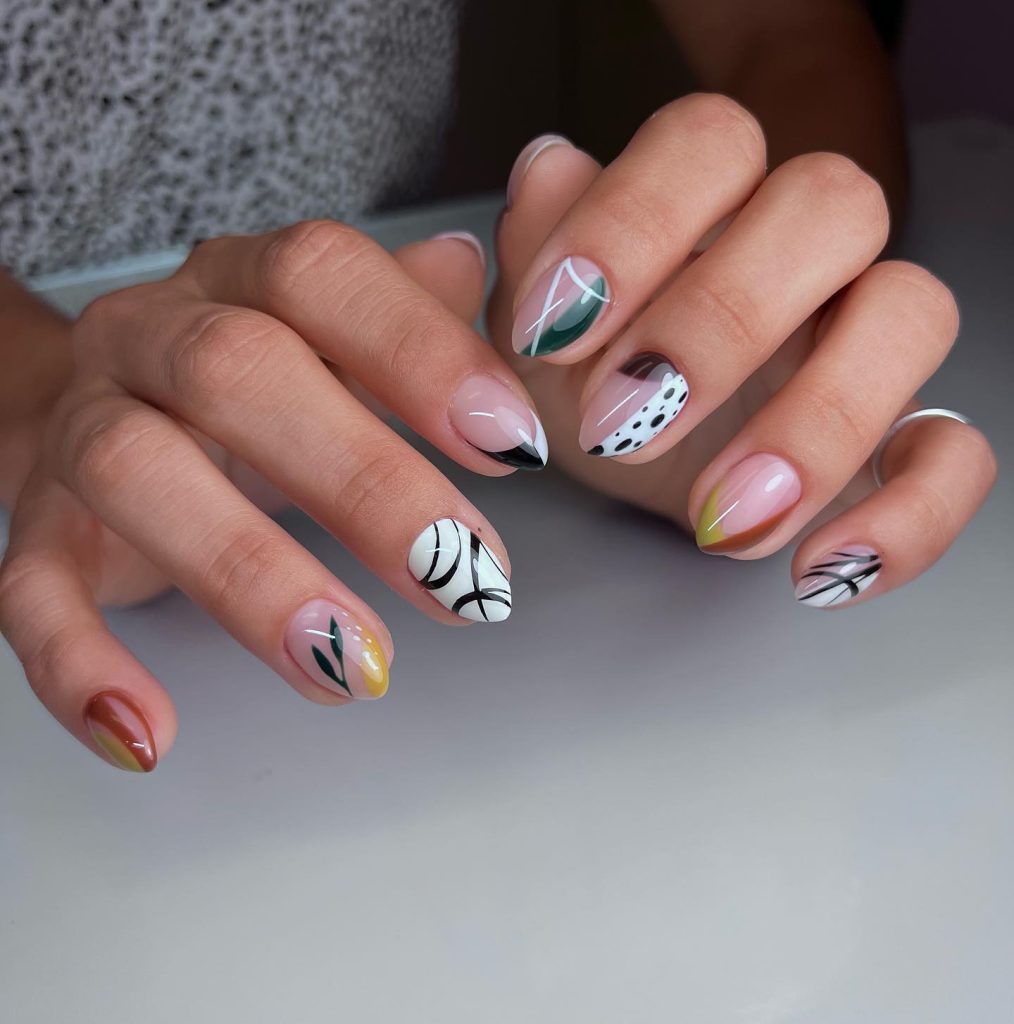 handpainted short nails