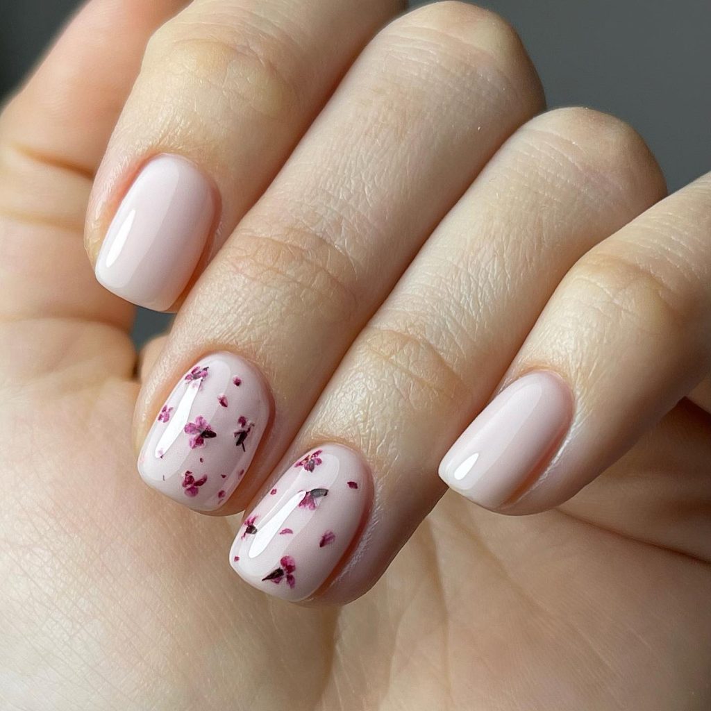 pretty minimalist nails