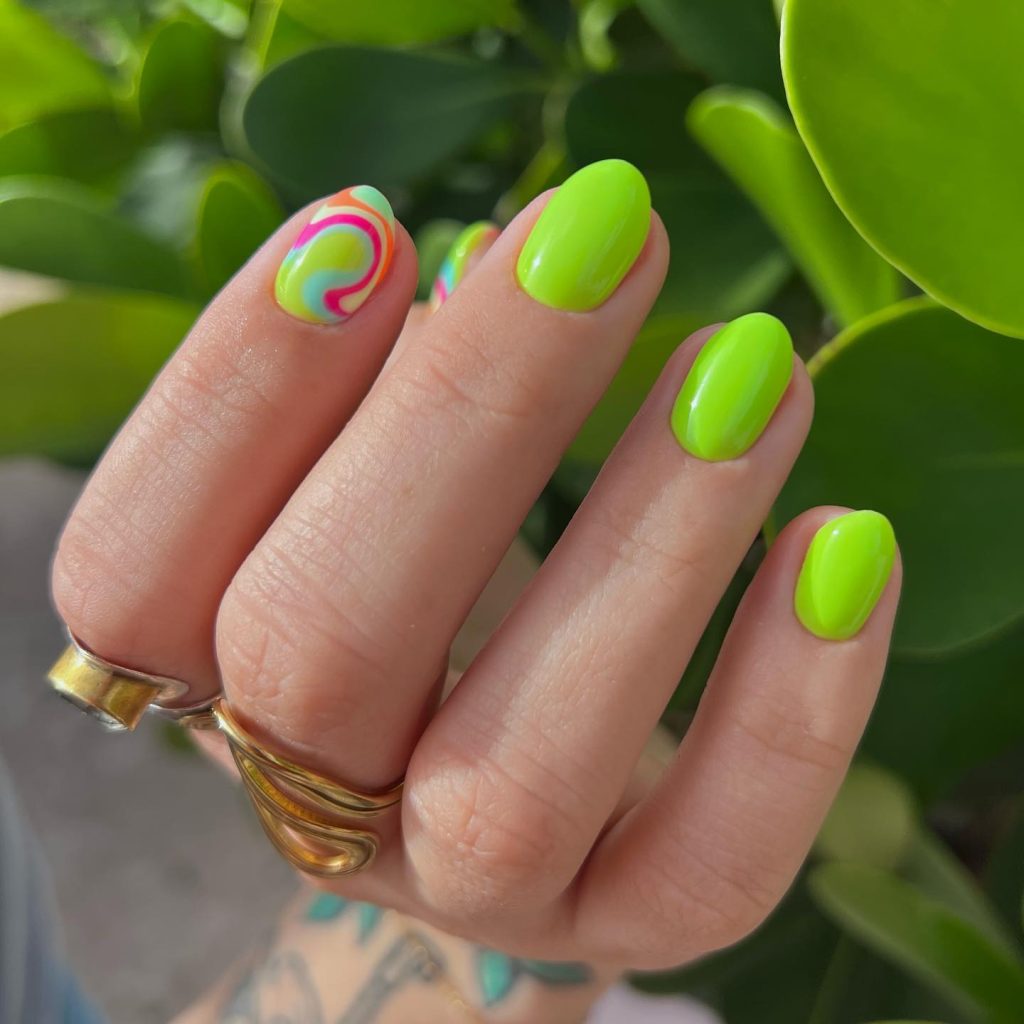swirl short nails