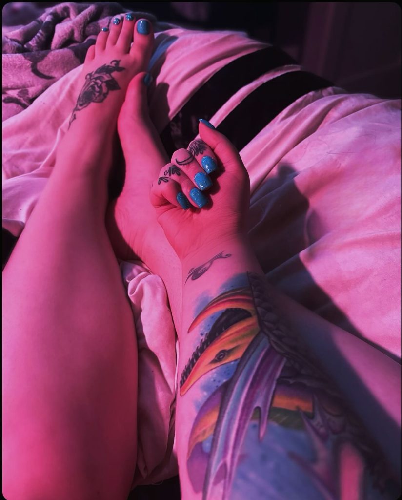 blue hand toe nails