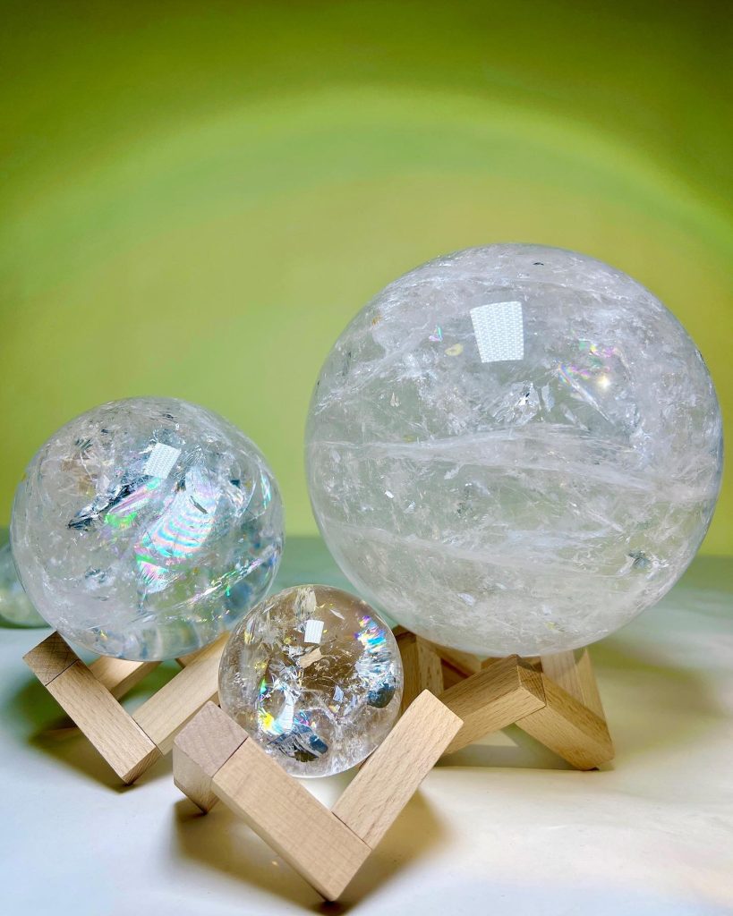 clear quartz crystal 