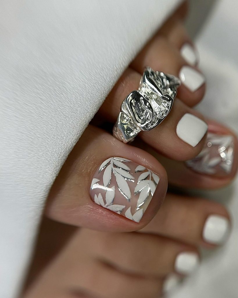 elegant summer pedicure