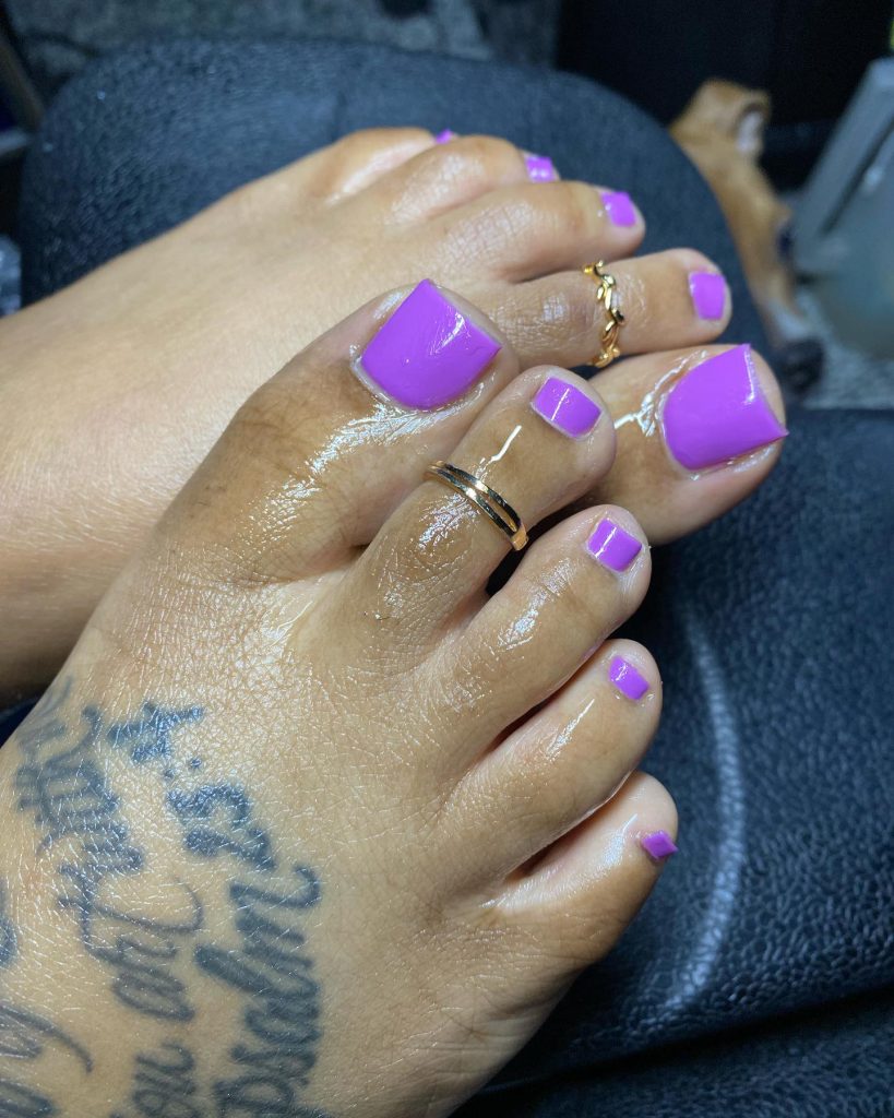 lavender summer toe nails