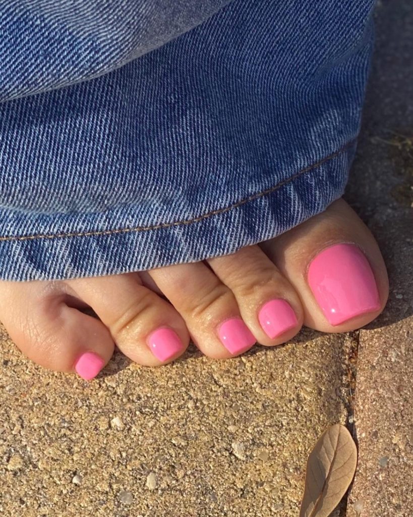 rose pink toe nails