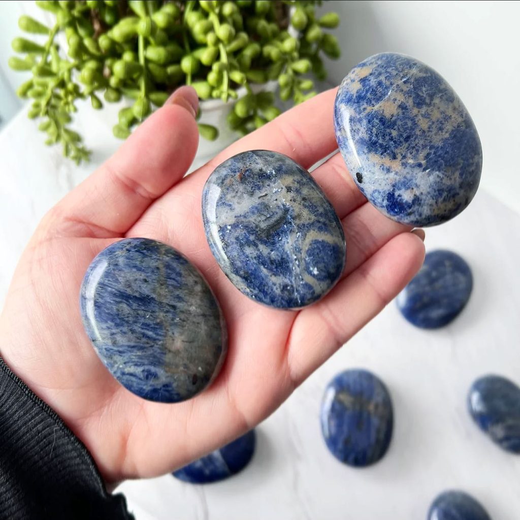 sodalite crystal 