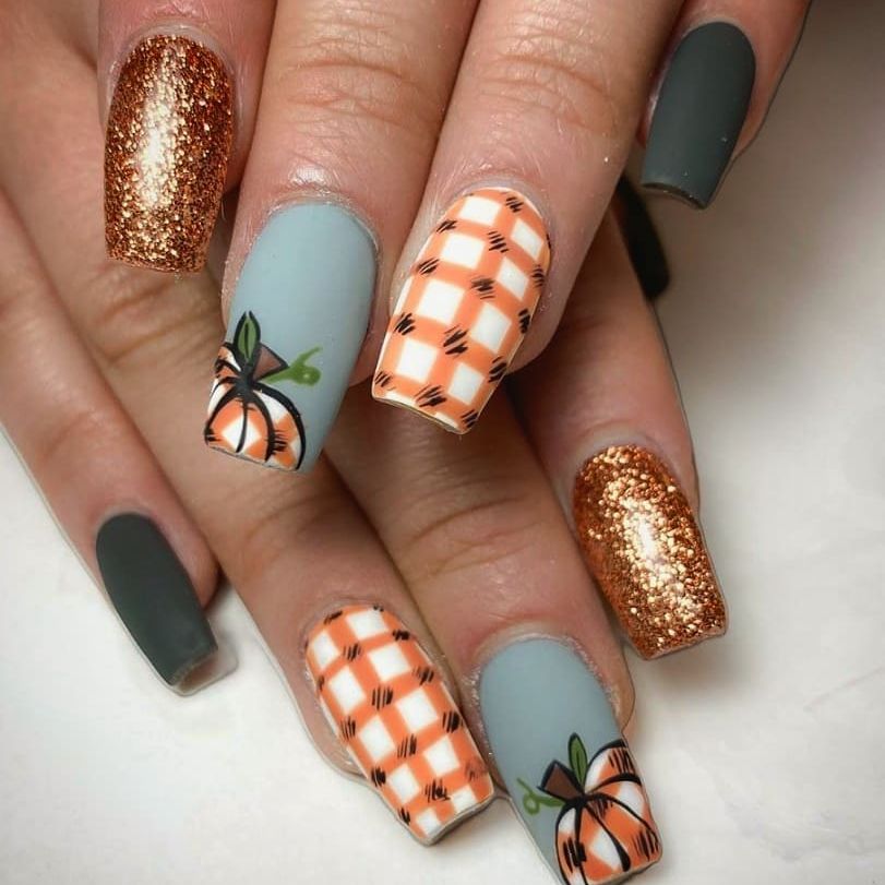 sparkle hallowen nails