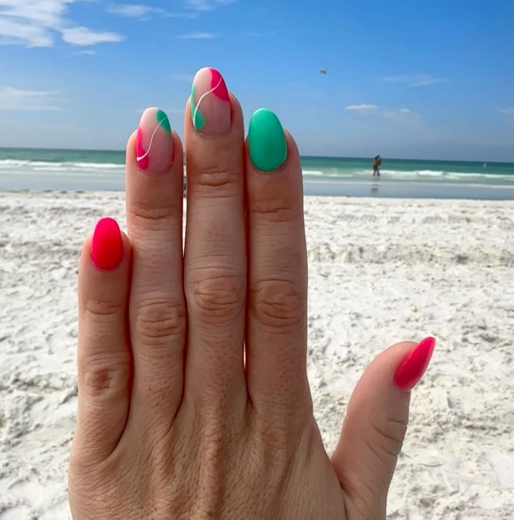 swirly beach nails