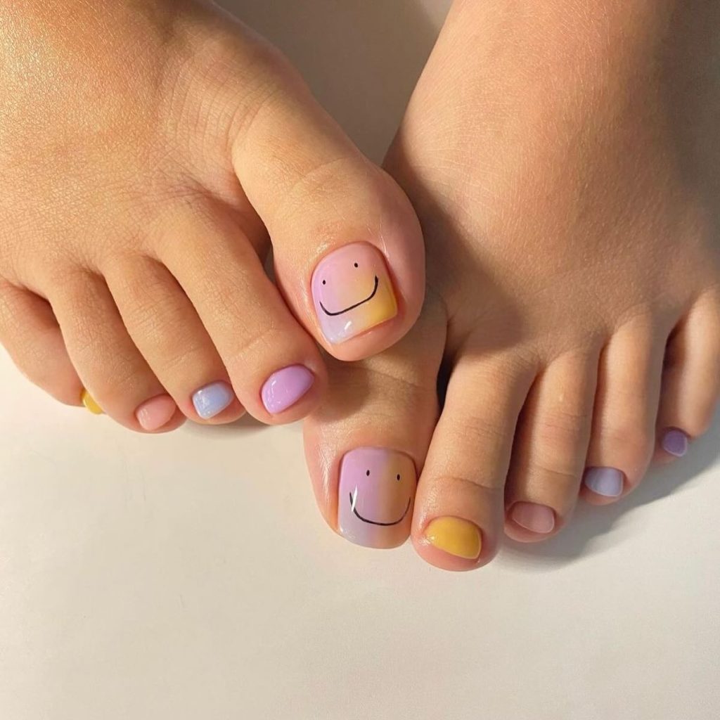 vacation summer toe nails