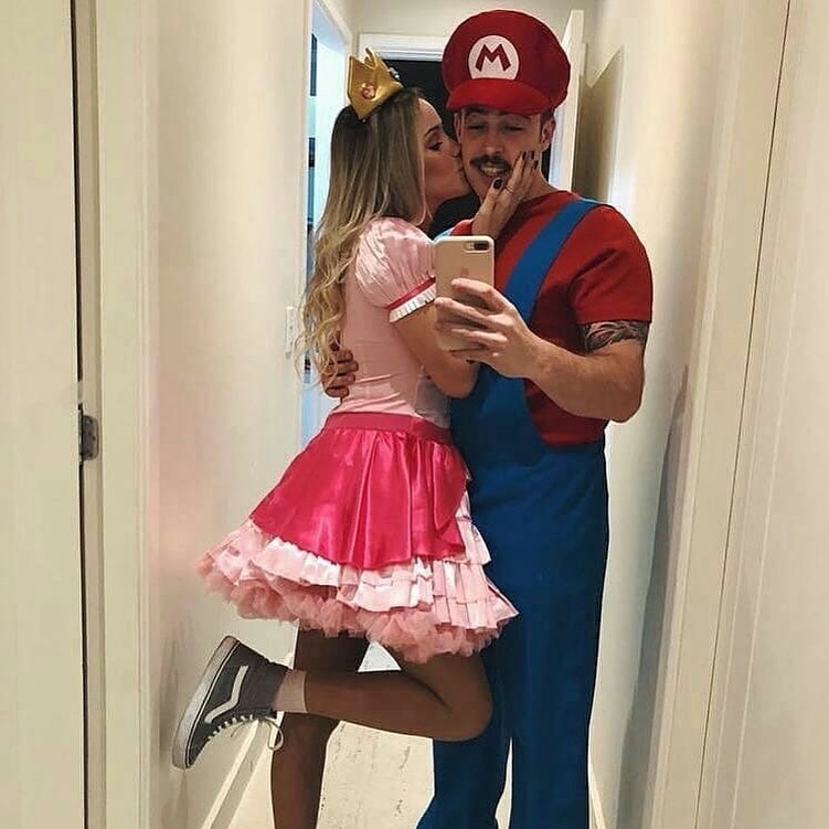 adorable couple halloween costumes