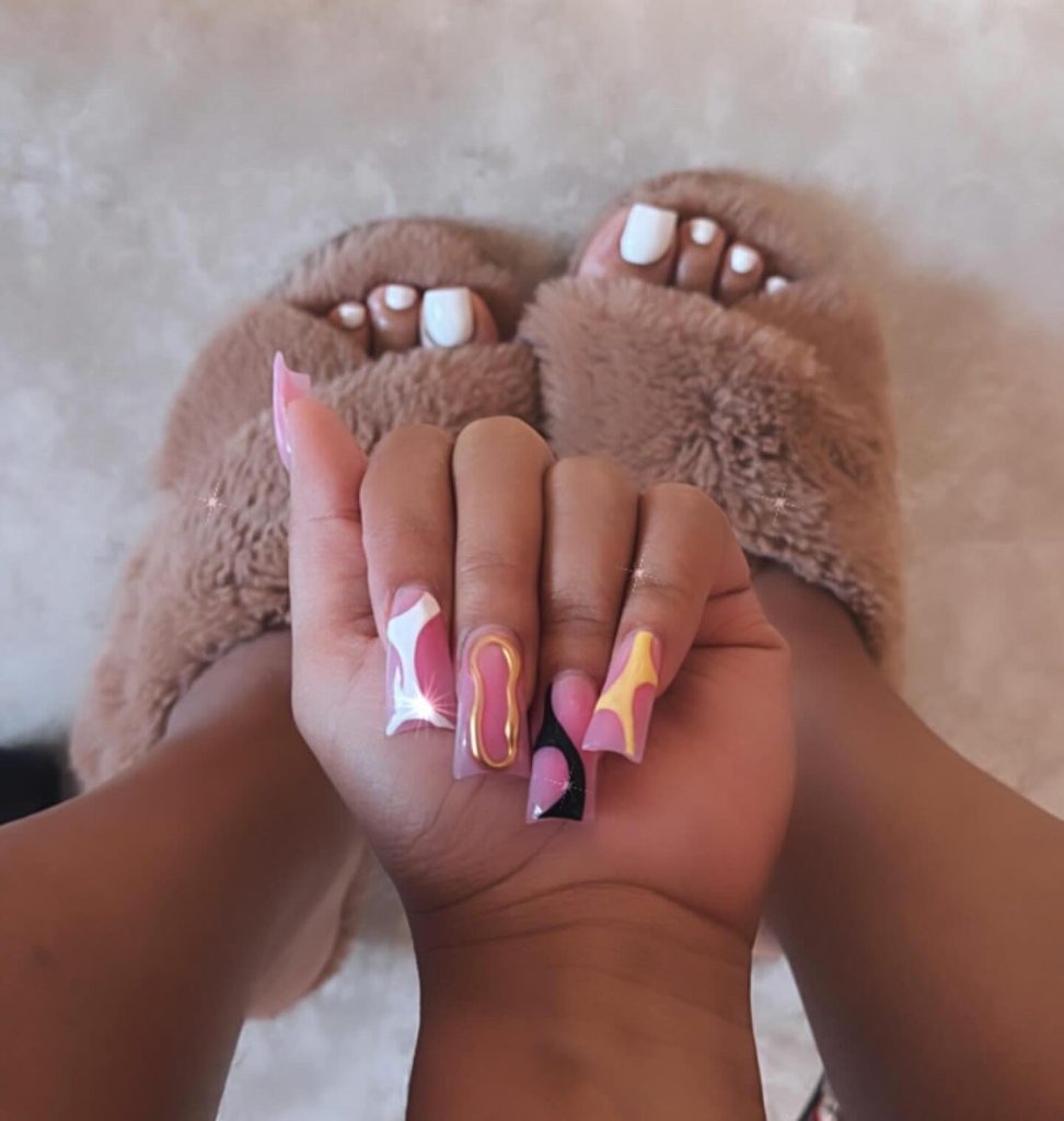 duck nails with white toe