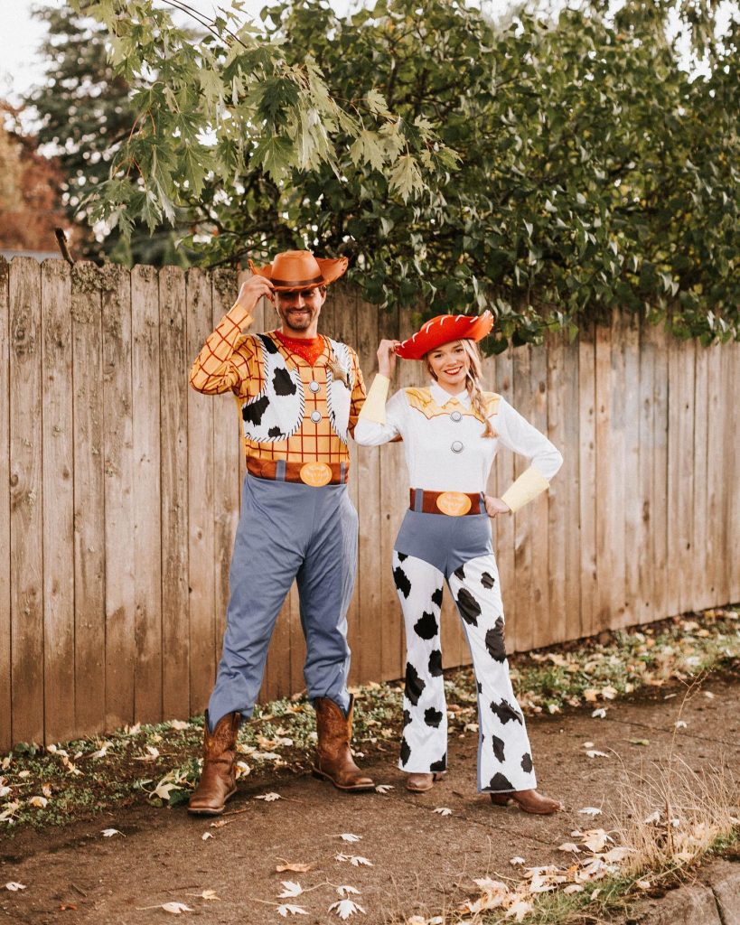preety halloween couple costumes