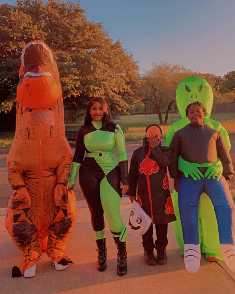alien style fun group halloween costumes