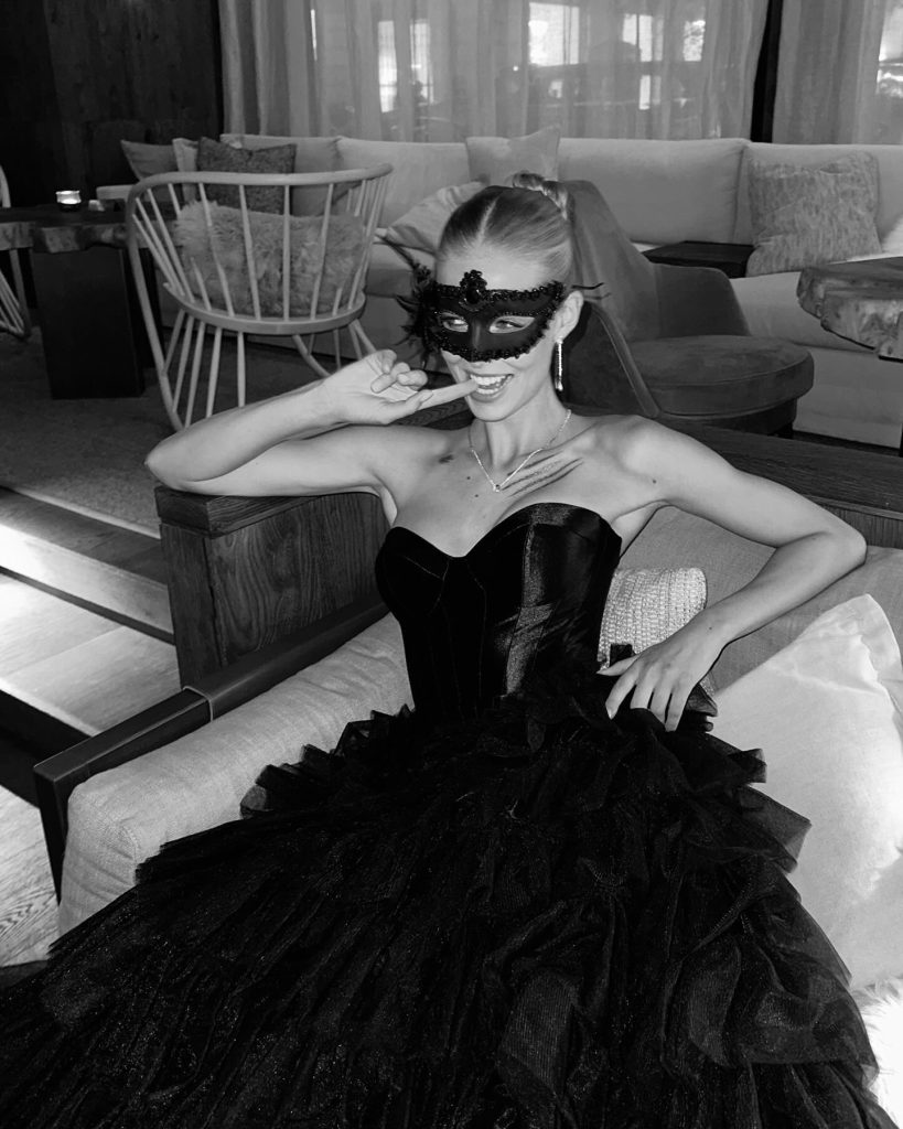 black gown teenage halloween costume