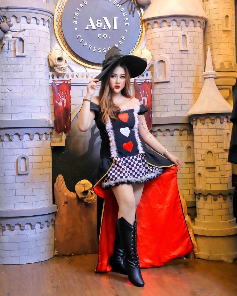 cutest teenage halloween costume