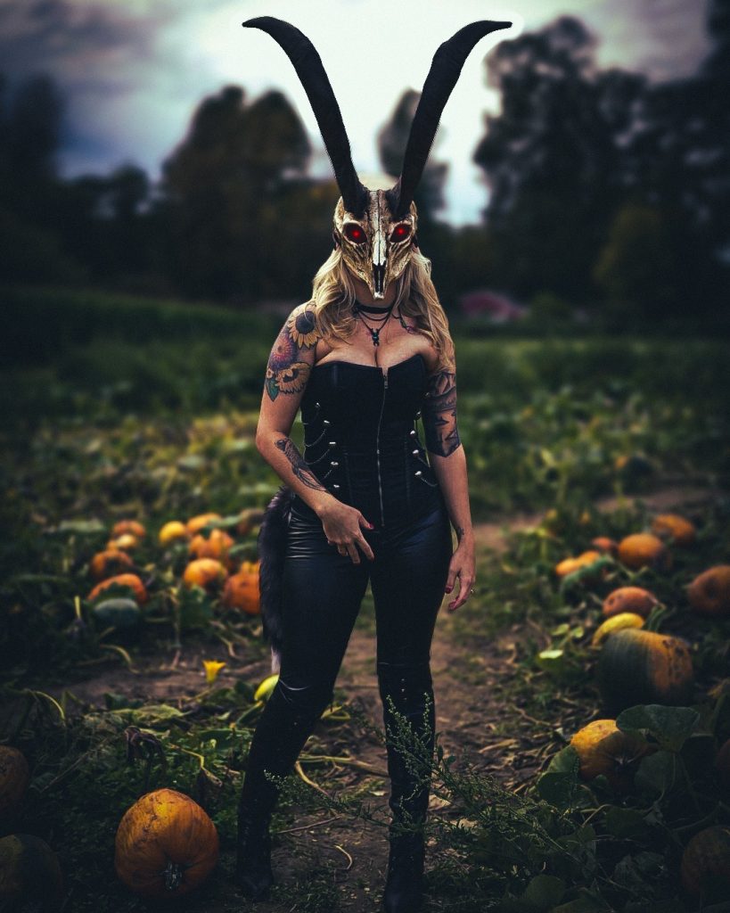 darkload style scary halloween costume