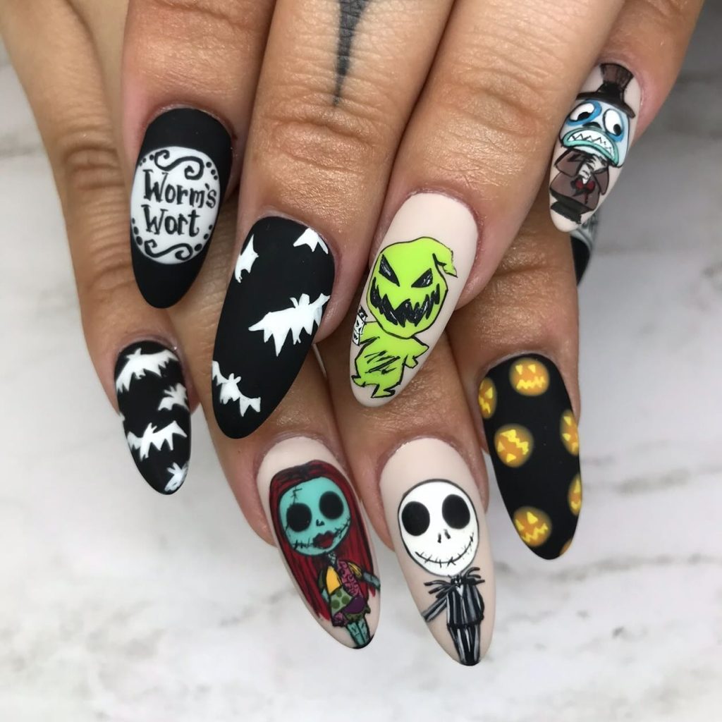 handpainted scoopy halloween nails