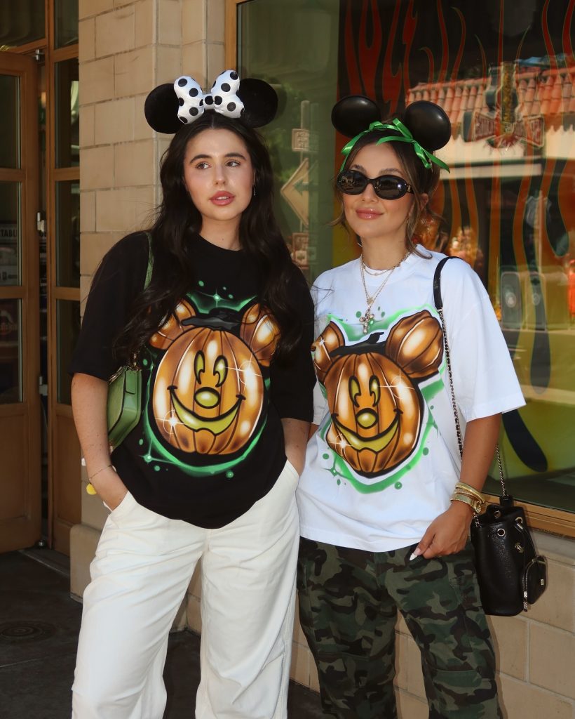 loose tshirt best best friend halloween costumes