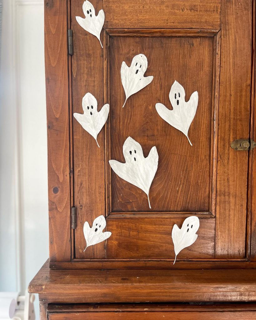 paintedleaves diy halloween decor