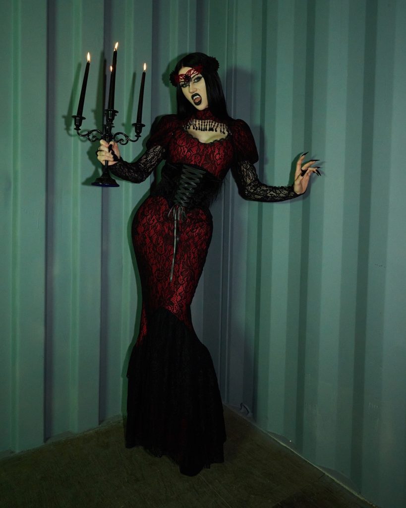 red scary halloween costume