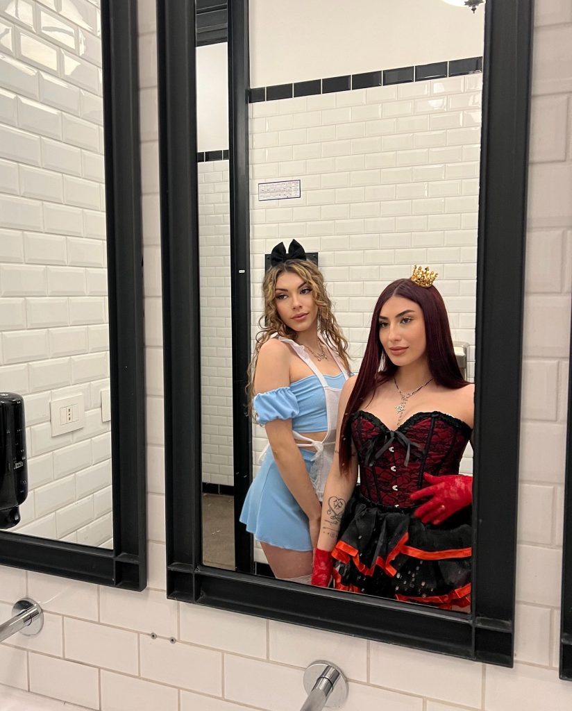 stunning bestfriend halloween costumes