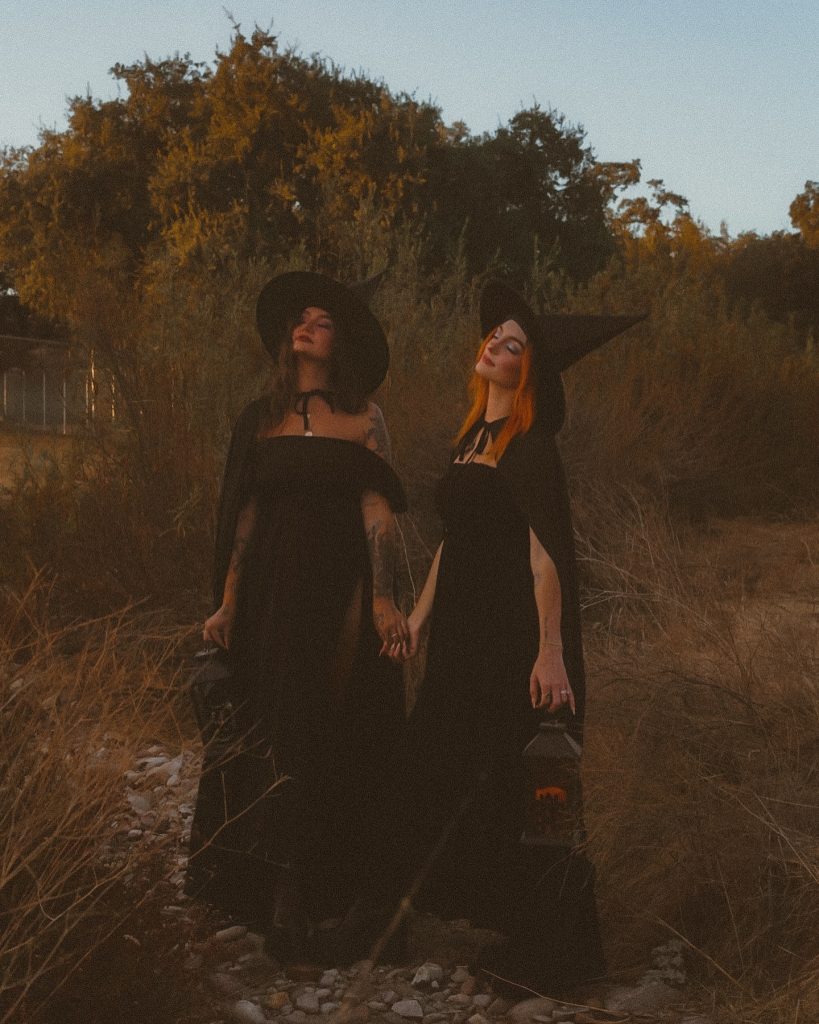 witchy bestfriend halloween costumes