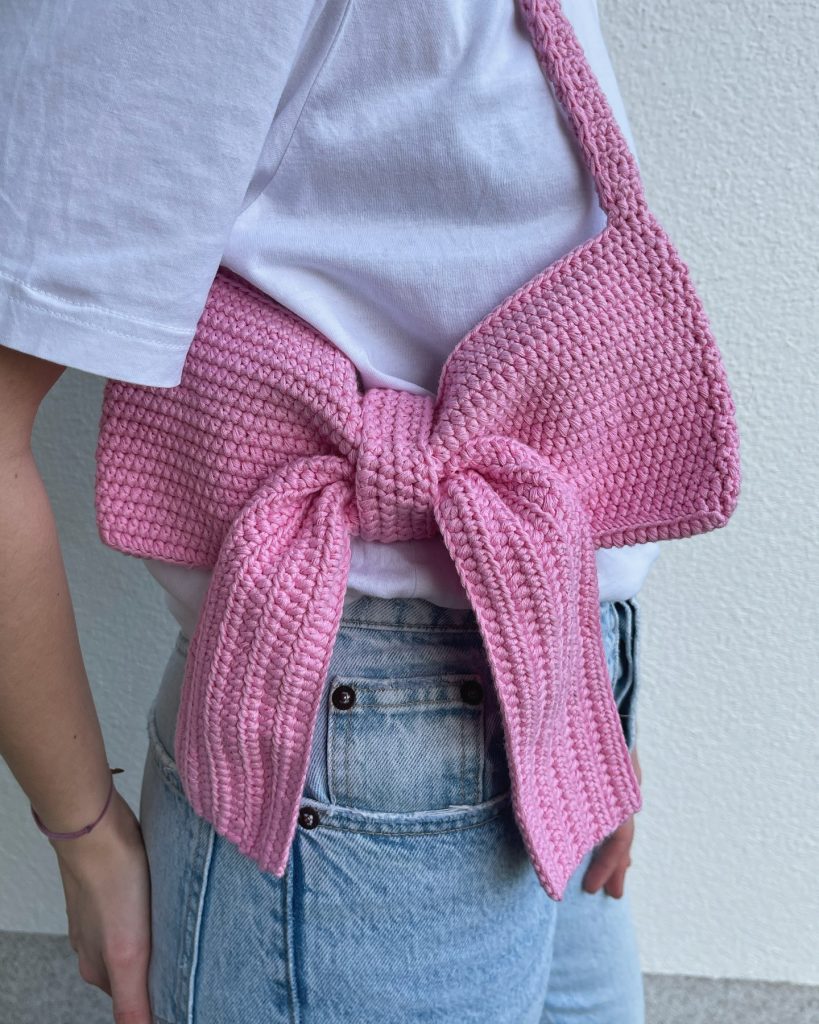 bow crochet bag