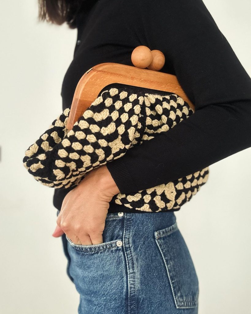clutch crochet bag