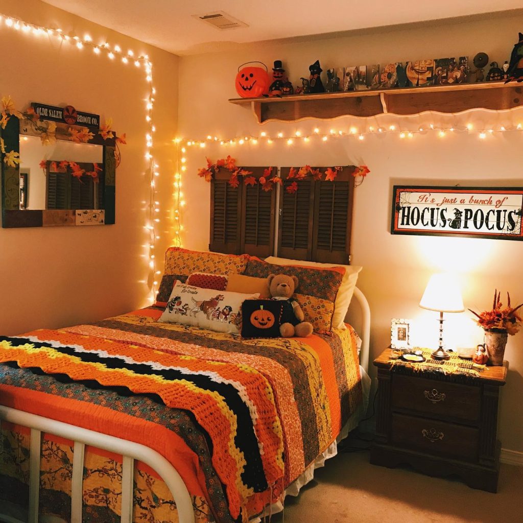 cozy easy halloween room decor