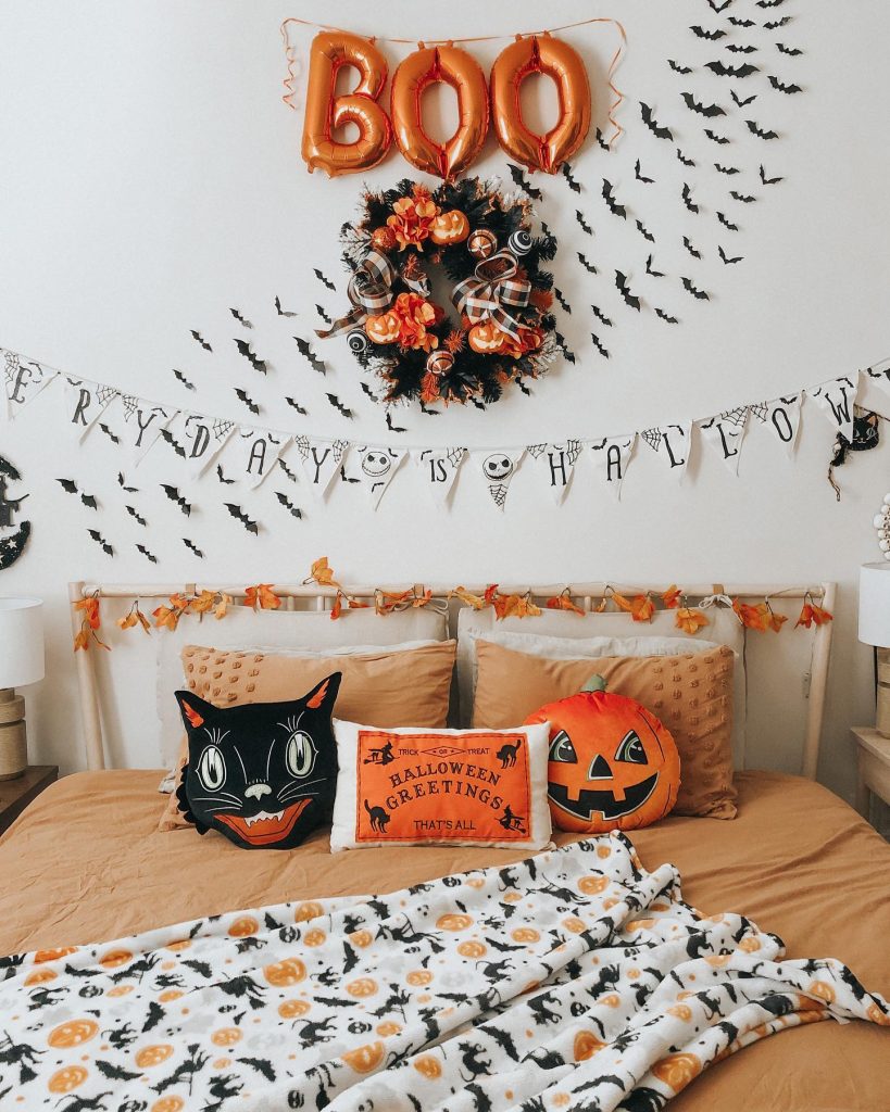 funky easy halloween room decor