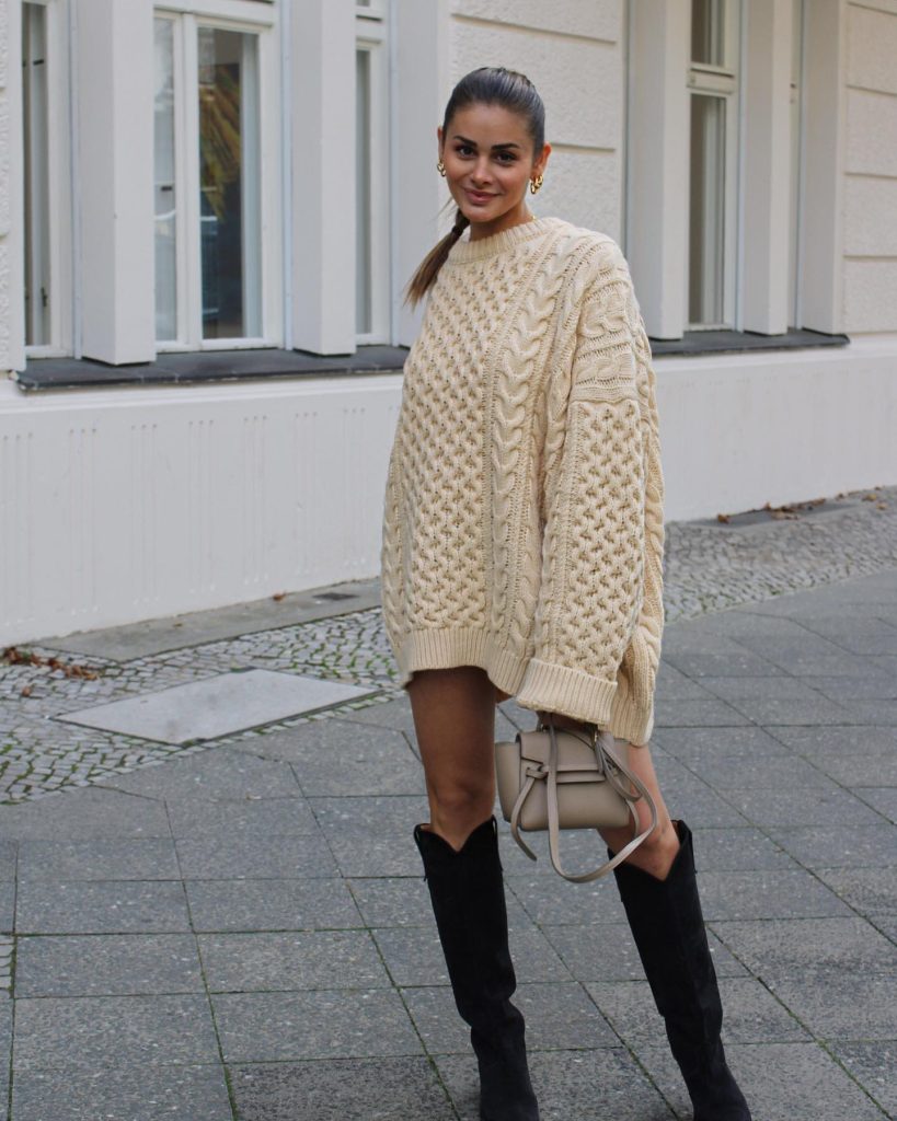 oversized thanksgiving outfit