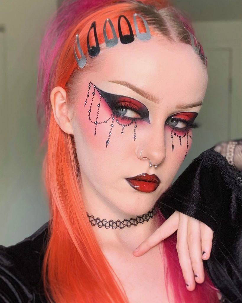 vampy halloween makeup look