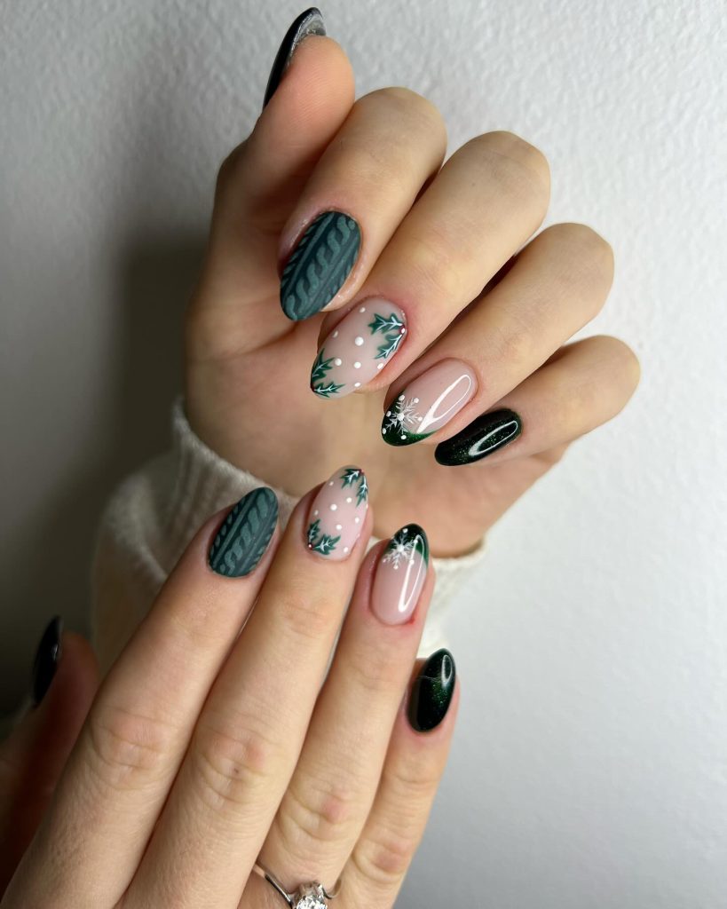 minimal christmas nails
