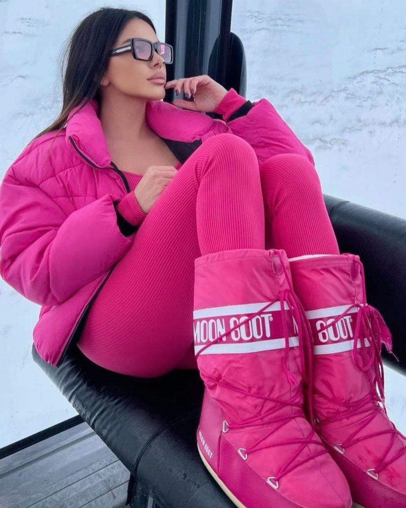 pink moonboots outfit