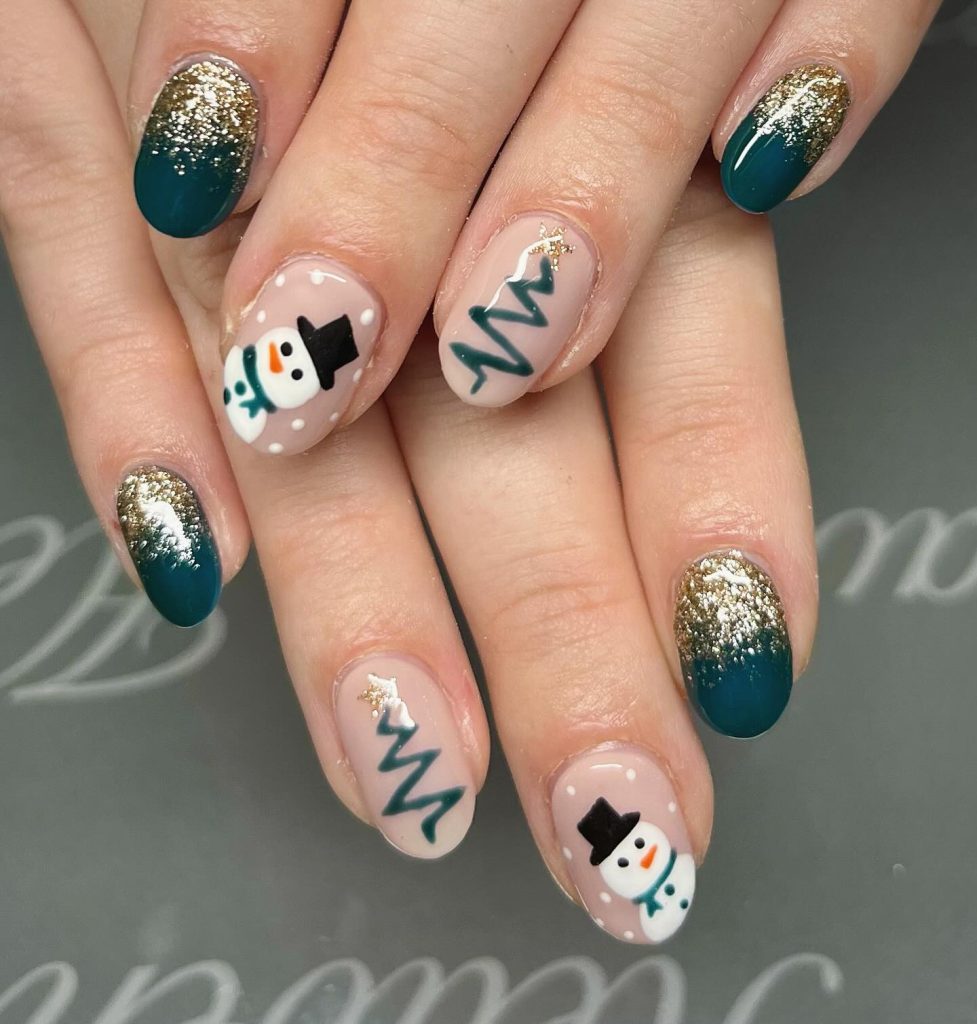 short-christmas-nails