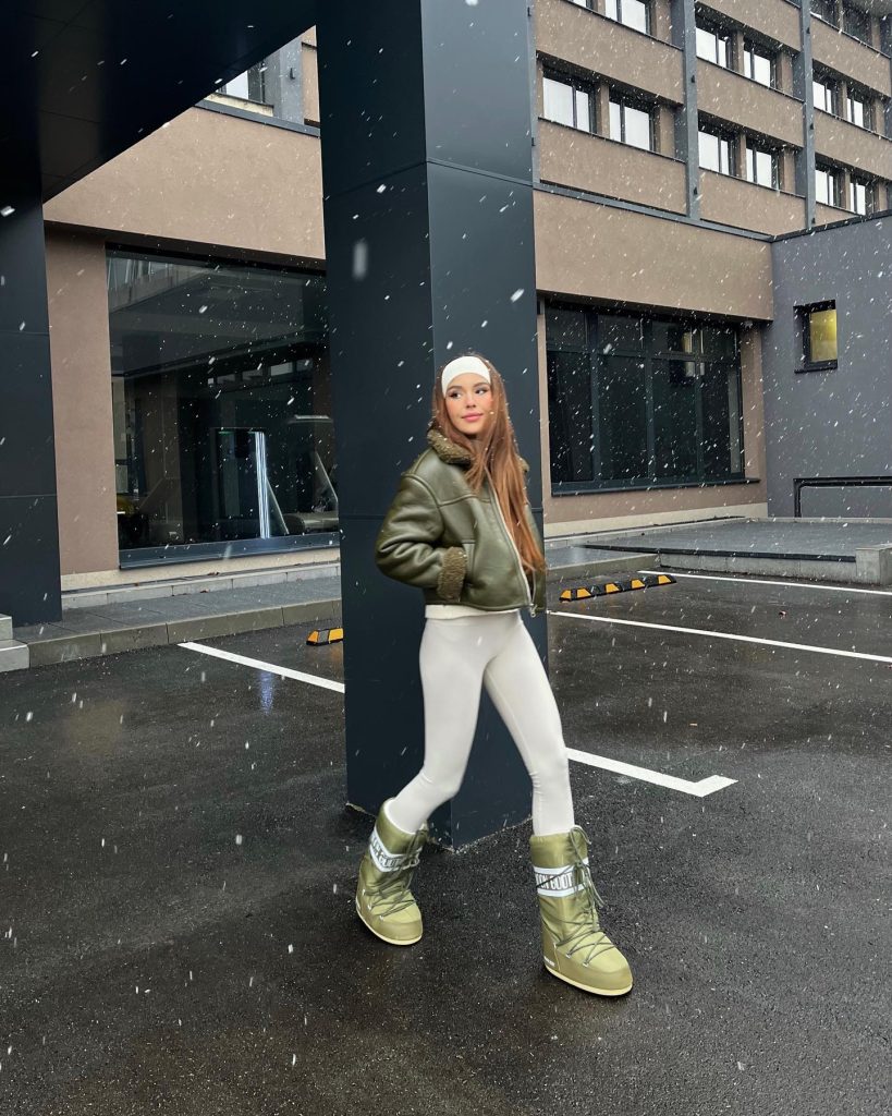 trendy moonboots outfit