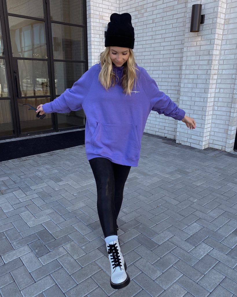 bluehoodie legging outfit