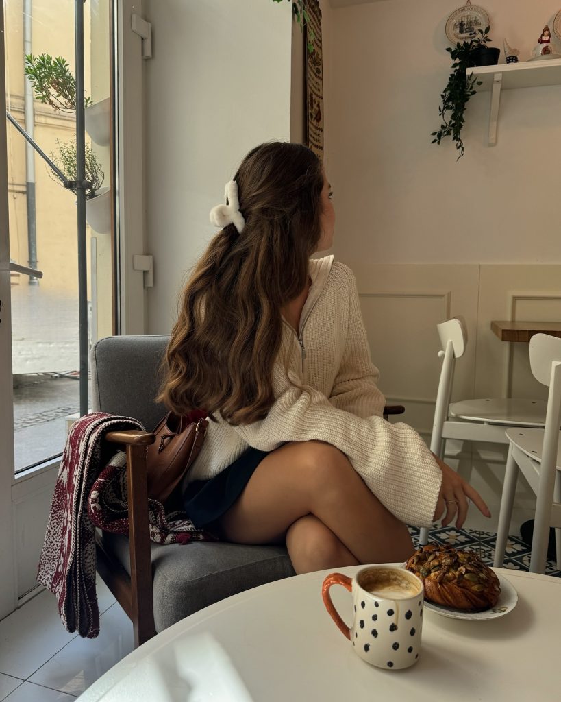 charming coffee date outfit